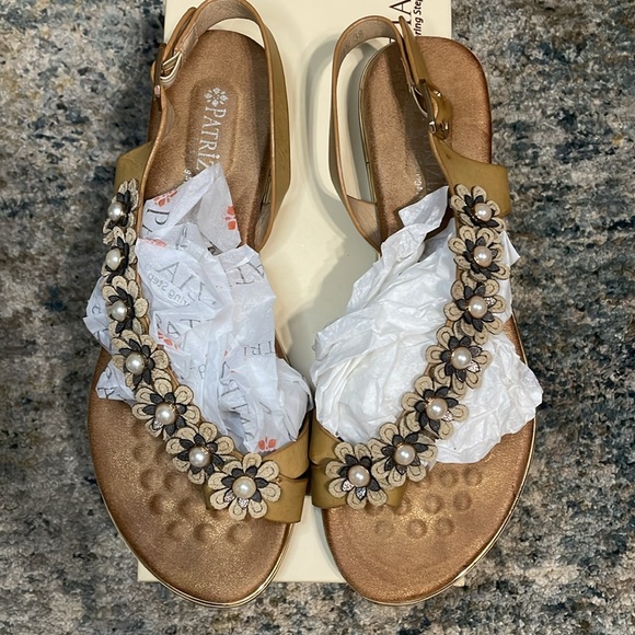 Patrizia by Spring Step Setrells Women’s Flat Sandals Size 38 (US 7.5-8)
Tan - Picture 5 of 13